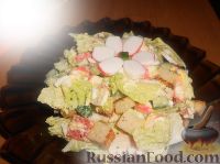 Фото приготовления рецепта: Салат с пекинской капустой и крабовыми палочками - шаг №27