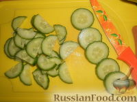 Фото приготовления рецепта: Салат из редьки с капустой и грейпфрутом - шаг №7
