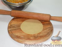 Фото приготовления рецепта: Дрожжевые пирожки с картошкой и грибами (в духовке) - шаг №16