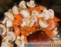 Фото приготовления рецепта: Солянка из капусты с курицей и грибами, в мультиварке - шаг №9
