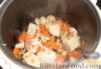 Фото приготовления рецепта: Солянка из капусты с курицей и грибами, в мультиварке - шаг №10