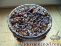 Фото к рецепту: Витаминная смесь из сухофруктов, меда и орехов