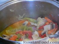 Фото приготовления рецепта: Суп со свининой,  шампиньонами и  болгарским перцем - шаг №10