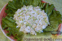 Фото приготовления рецепта: Слоеный салат с куриной печенью «Одуванчики» - шаг №8