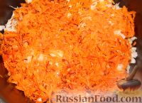 Фото приготовления рецепта: Солянка из свежей капусты с рисом и сосисками - шаг №11