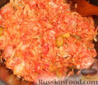 Фото приготовления рецепта: Солянка из свежей капусты с рисом и сосисками - шаг №16