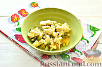 Фото приготовления рецепта: Фруктовый салат к 8 Марта «С добрым утром, дорогая!» - шаг №6