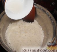 Фото приготовления рецепта: Урамаки-роллы с семгой и икрой мойвы - шаг №5