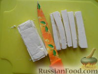 Фото приготовления рецепта: Урамаки-роллы с семгой и икрой мойвы - шаг №8