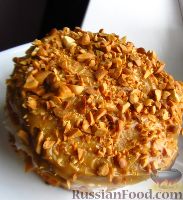Фото к рецепту: "Шифоновый" торт с арахисом и зефиром
