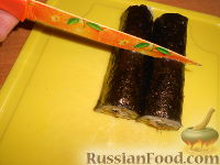 Фото приготовления рецепта: Роллы с мидиями и авокадо - шаг №17