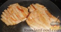 Фото приготовления рецепта: Шницель из курицы в панировке из сухарей - шаг №13