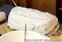 Фото приготовления рецепта: Торт "Аляска", с мороженым внутри - шаг №6