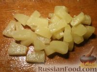 Фото приготовления рецепта: Салат из курицы с ананасами - шаг №3