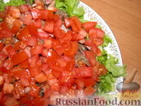 Фото приготовления рецепта: Теплый салат с куриной печенью и беконом - шаг №6