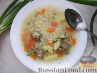 Фото приготовления рецепта: Сытный супчик с рисом и фрикадельками - шаг №9