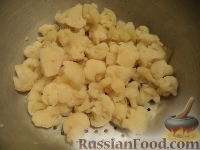 Фото приготовления рецепта: Жареная цветная капуста в кляре - шаг №4