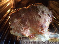 Фото приготовления рецепта: Курица, фаршированная яблоками - шаг №9