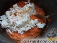 Фото приготовления рецепта: Запеканка из моркови с творогом - шаг №9