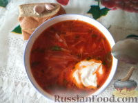 Фото к рецепту: Украинский борщ со свиной ножкой и фасолью