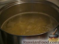 Фото приготовления рецепта: Щи из квашеной капусты с фрикадельками - шаг №2