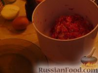 Фото приготовления рецепта: Щи из квашеной капусты с фрикадельками - шаг №4