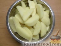 Фото приготовления рецепта: Запеченный картофель со сметаной (в мультиварке) - шаг №2