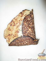 Фото приготовления рецепта: Ржаные блинчики с начинкой из баклажанов, грибов и сыра - шаг №6