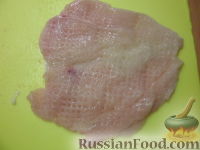 Фото приготовления рецепта: Куриная грудка с яйцом и грибами (в мультиварке) - шаг №3