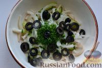 Фото приготовления рецепта: Салат с кальмарами - шаг №7
