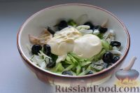 Фото приготовления рецепта: Салат с кальмарами - шаг №8