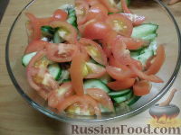 Фото приготовления рецепта: Овощной салат с яичными блинчиками - шаг №6