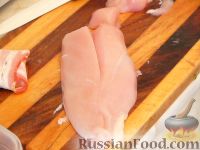Фото приготовления рецепта: Закуска из куриного филе в беконе - шаг №2