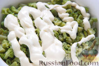 Фото приготовления рецепта: Салат с кальмарами и морской капустой - шаг №9