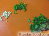 Фото приготовления рецепта: Скумбрия по-имеретински, под соусом киндзмари - шаг №4