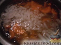 Фото приготовления рецепта: Суп с пельменями - шаг №4