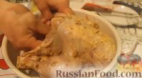 Фото приготовления рецепта: Курица, запеченная с яблоками и апельсинами - шаг №8