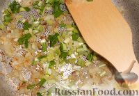 Фото приготовления рецепта: Овощной суп с грибами и черемшой - шаг №8