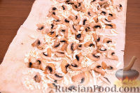 Фото приготовления рецепта: Рулет из лаваша c грибами, плавленым сыром и каперсами - шаг №2