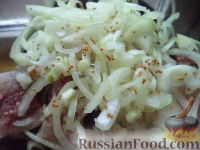 Фото приготовления рецепта: Маринованная сельдь с луком и зернами горчицы - шаг №4
