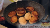 Фото приготовления рецепта: Постные котлеты с орехами - шаг №10