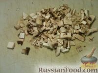 Фото приготовления рецепта: Соус бешамель с грибами (болгарская кухня) - шаг №2