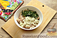 Фото приготовления рецепта: Суп с фаршем, капустой и плавленым сыром - шаг №4
