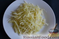 Фото приготовления рецепта: Салат из пекинской капусты с яблоком и морковью - шаг №4