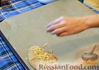 Фото приготовления рецепта: Куриная грудка в сырной панировке - шаг №9