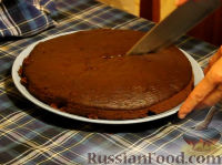 Фото приготовления рецепта: Крейзи-кейк. Очень простой шоколадный пирог - шаг №6