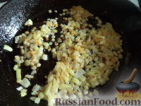 Фото приготовления рецепта: Картофельные котлеты с грибной подливкой - шаг №16