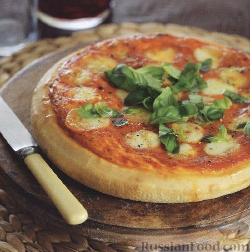Рецепт Пицца с моцареллой и базиликом