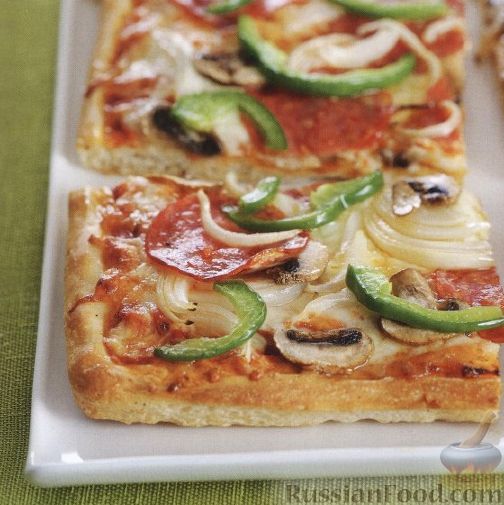 Рецепт Пицца с салями, луком, грибами и болгарским перцем