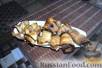 Фото к рецепту: Рулетики из баклажанов и сыра с чесноком